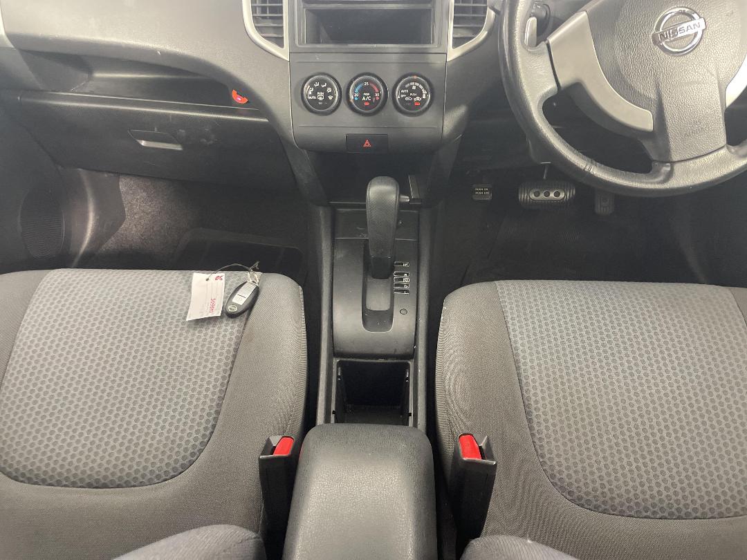 Photo '18' of Nissan Wingroad