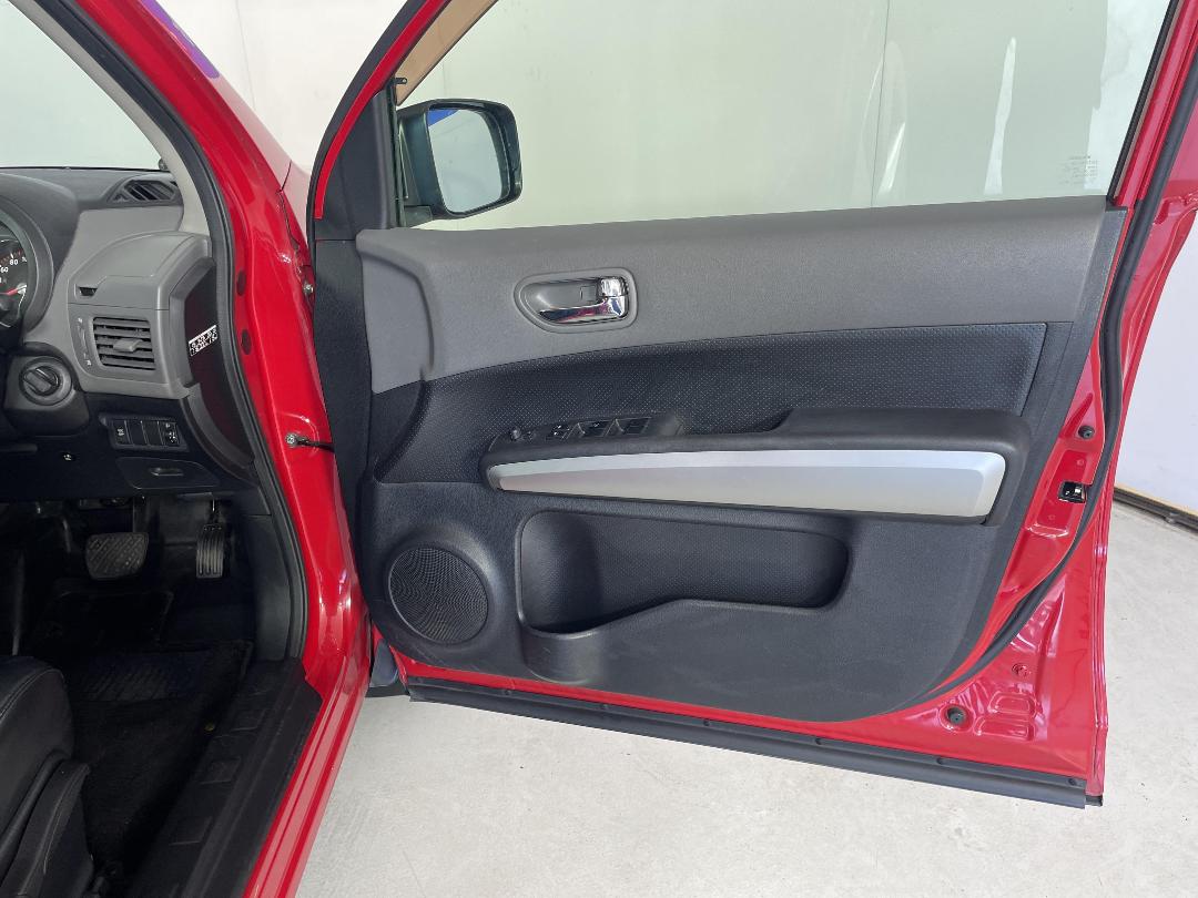 Photo '15' of Nissan X-Trail Photo '15' of Nissan X-Trail