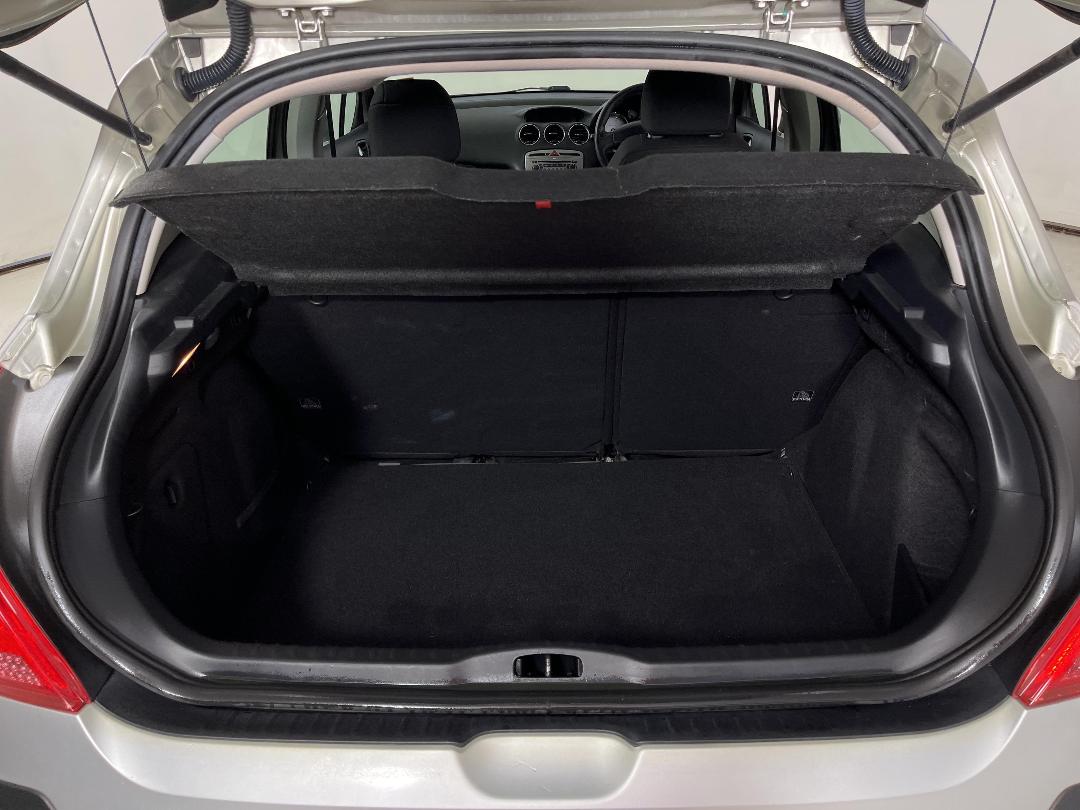 Photo '14' of Peugeot 308