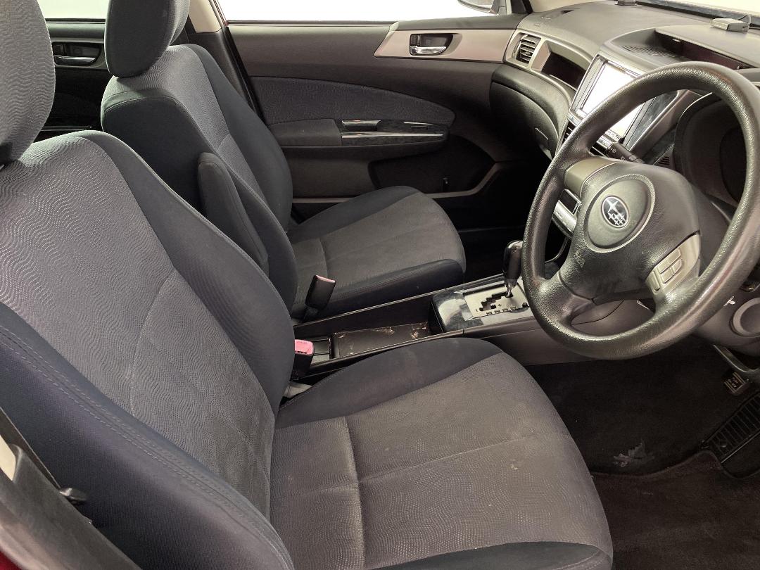 Photo '16' of Subaru Exiga Photo '16' of Subaru Exiga