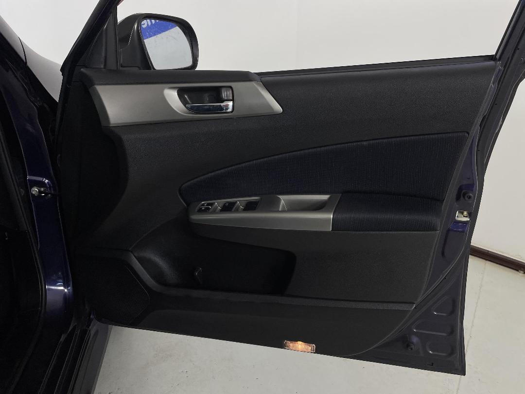 Photo '15' of Subaru Exiga Photo '15' of Subaru Exiga