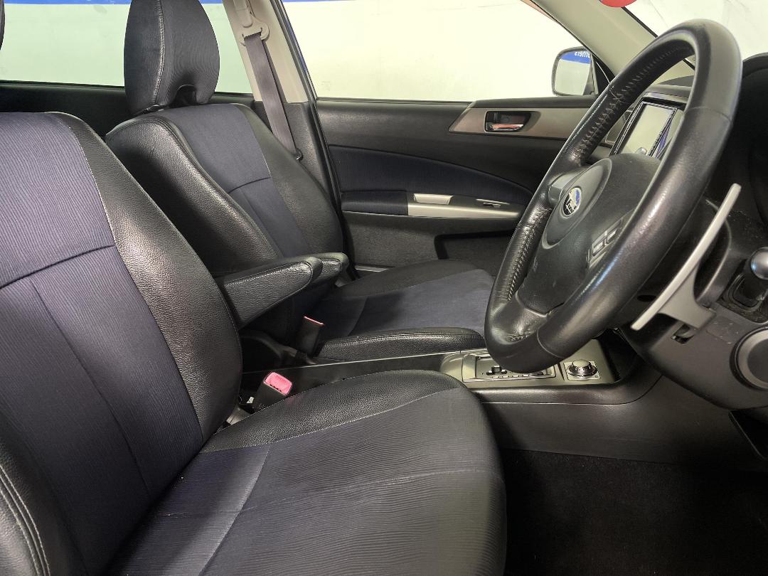 Photo '16' of Subaru Exiga Photo '16' of Subaru Exiga