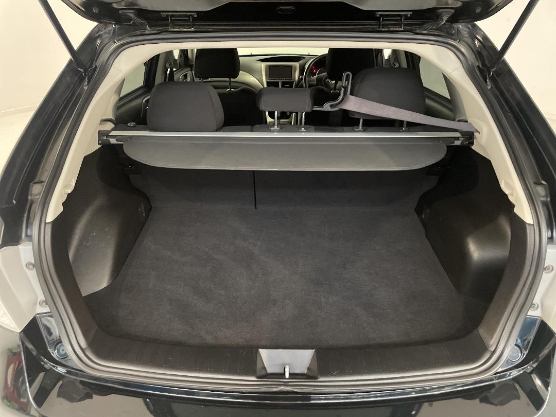 Photo '14' of Subaru Impreza Photo '14' of Subaru Impreza