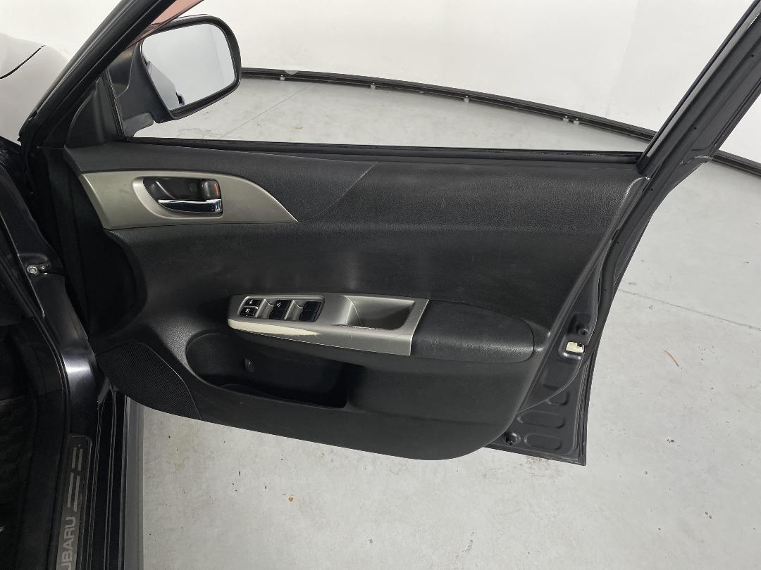 Photo '15' of Subaru Impreza Photo '15' of Subaru Impreza