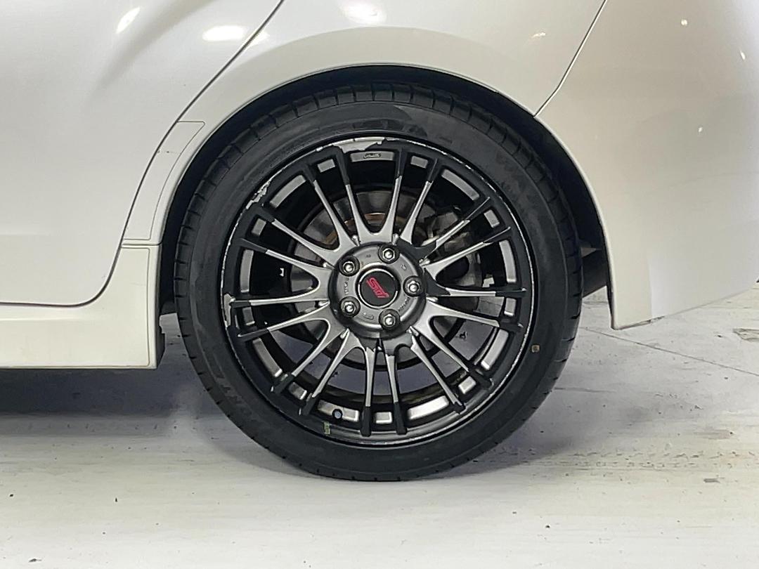 Photo '11' of Subaru Impreza