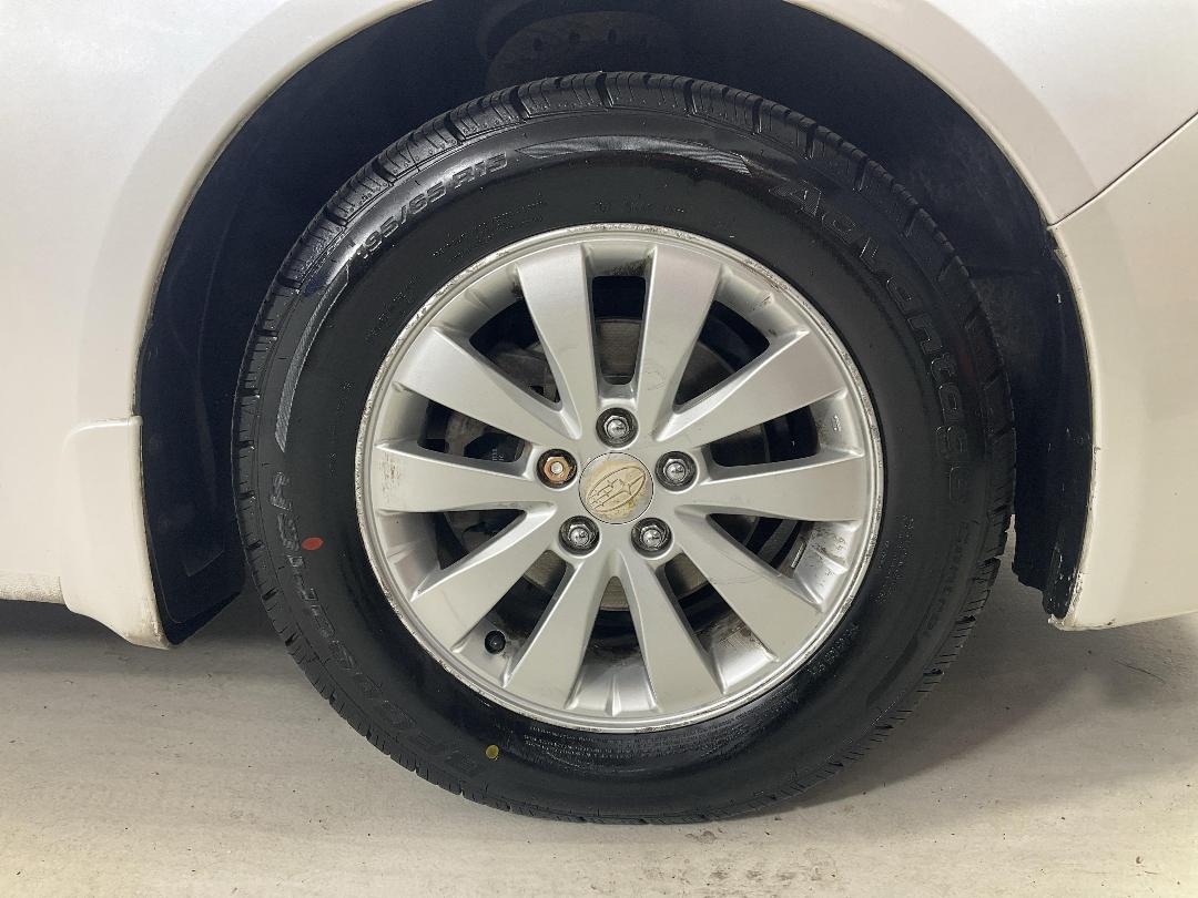 Photo '9' of Subaru Impreza Photo '9' of Subaru Impreza