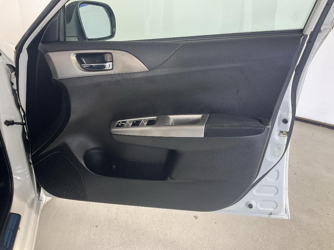 Photo '15' of Subaru Impreza Photo '15' of Subaru Impreza