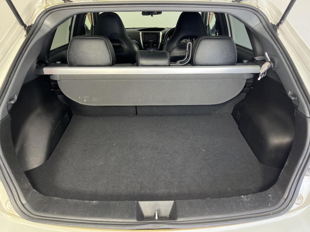 Photo '14' of Subaru Impreza Photo '14' of Subaru Impreza