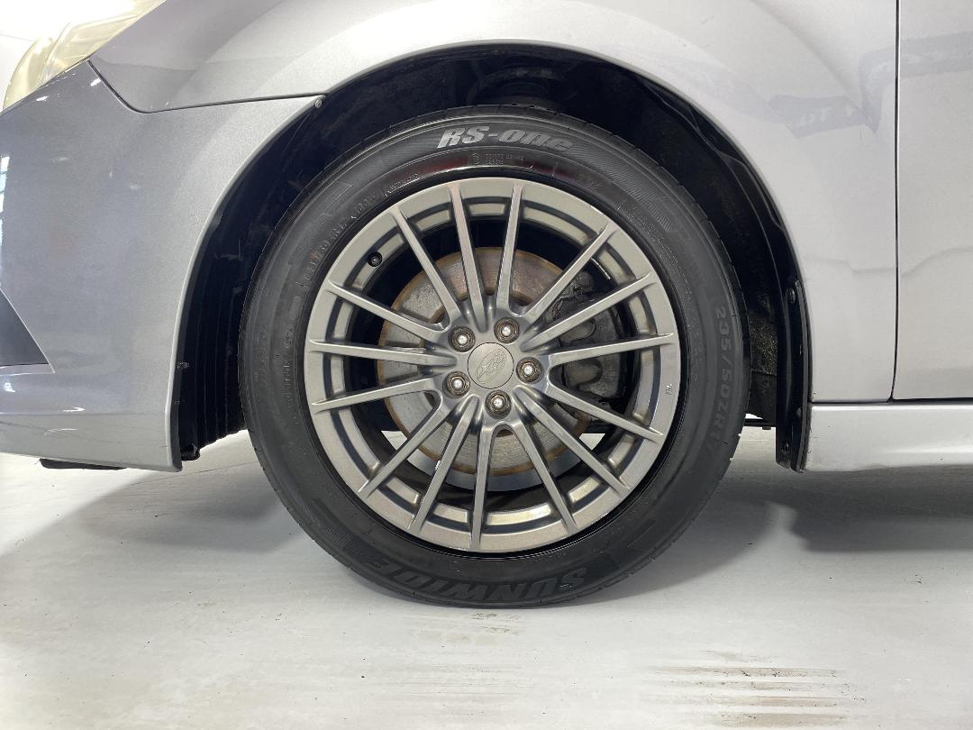 Photo '10' of Subaru Legacy