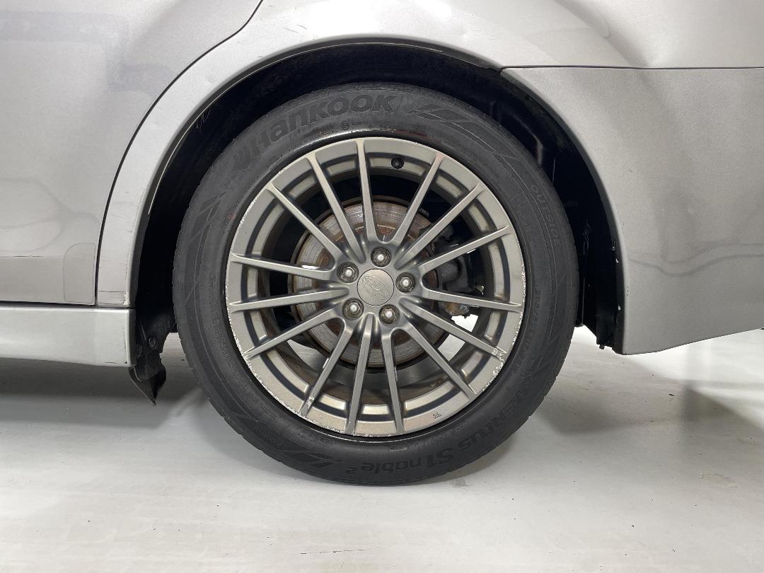 Photo '11' of Subaru Legacy