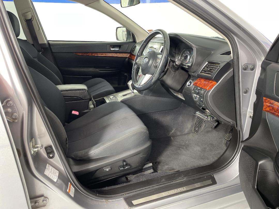 Photo '16' of Subaru Legacy