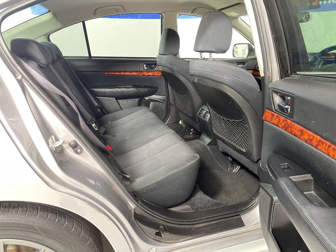 Photo '20' of Subaru Legacy