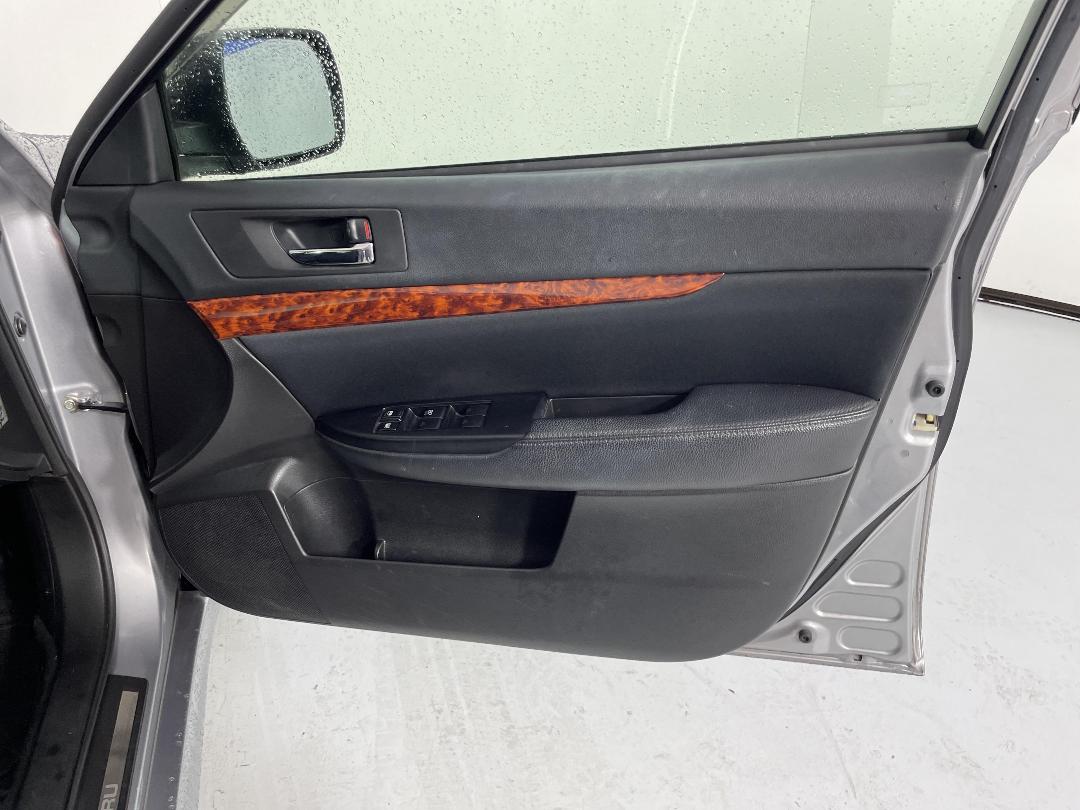 Photo '15' of Subaru Legacy Photo '15' of Subaru Legacy