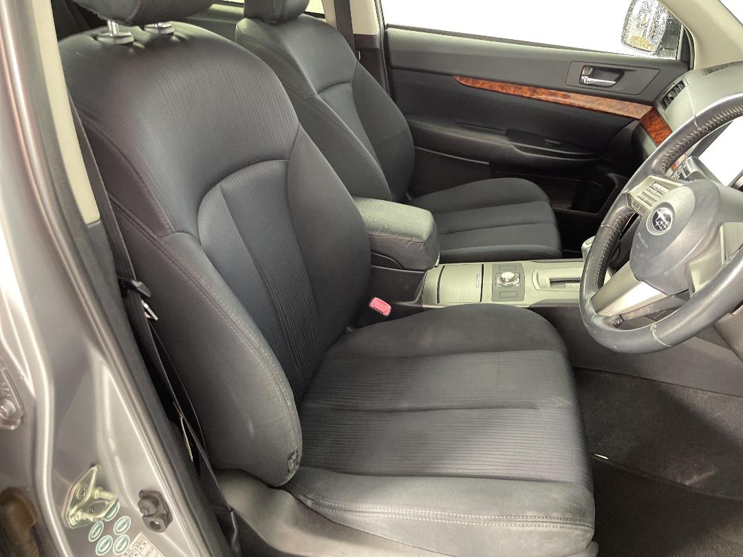 Photo '16' of Subaru Legacy Photo '16' of Subaru Legacy