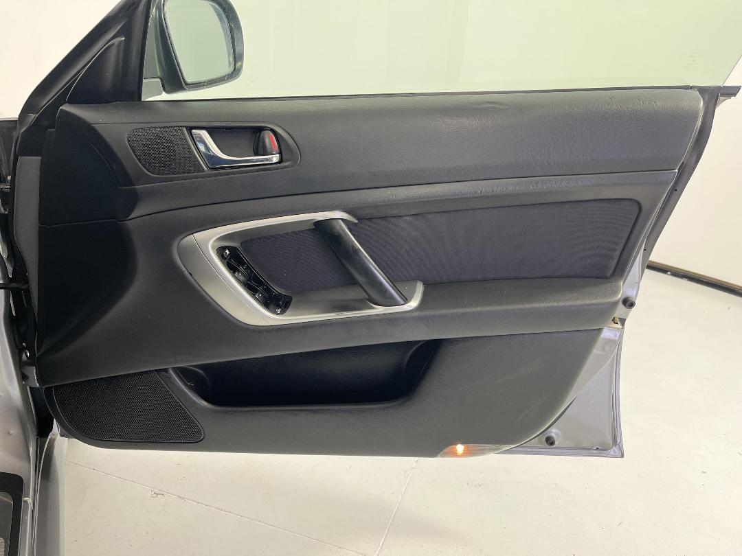 Photo '15' of Subaru Legacy Photo '15' of Subaru Legacy