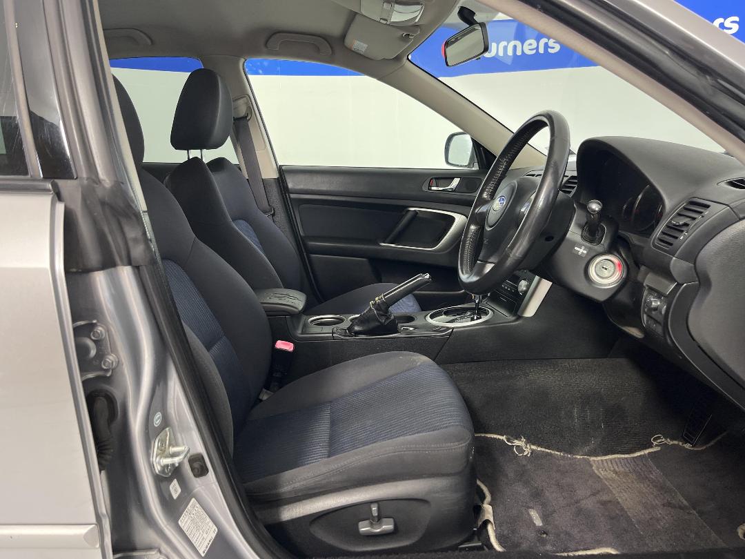 Photo '16' of Subaru Legacy Photo '16' of Subaru Legacy