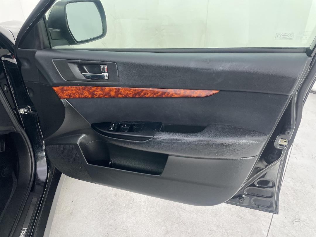 Photo '15' of Subaru Legacy