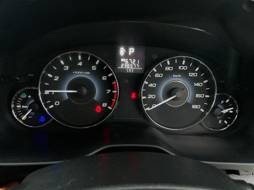 Photo '21' of Subaru Legacy