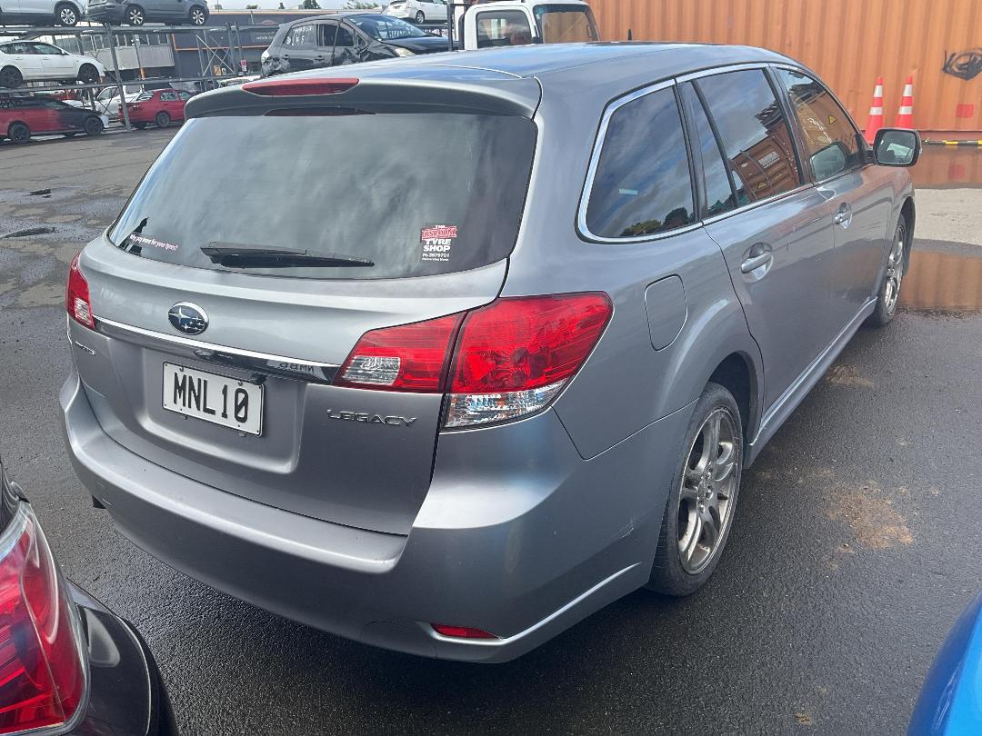 Photo '4' of Subaru Legacy