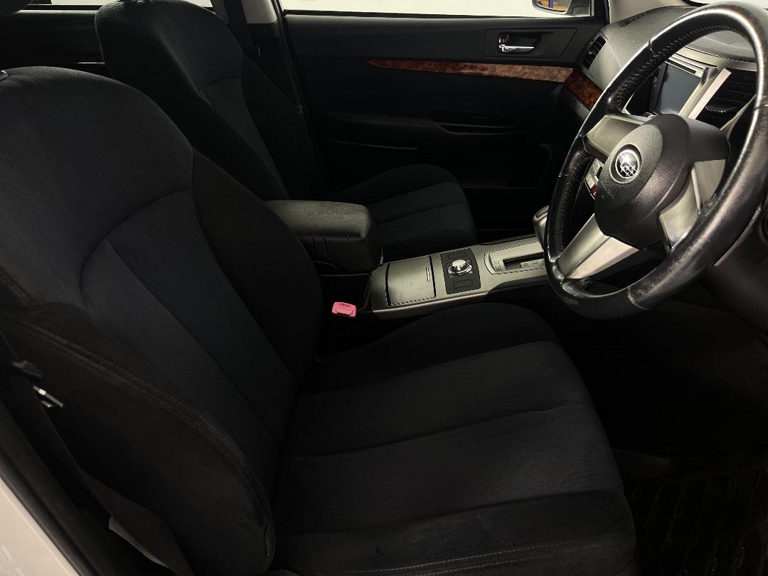 Photo '16' of Subaru Legacy