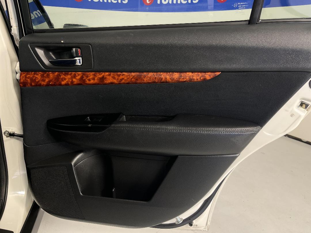 Photo '19' of Subaru Legacy