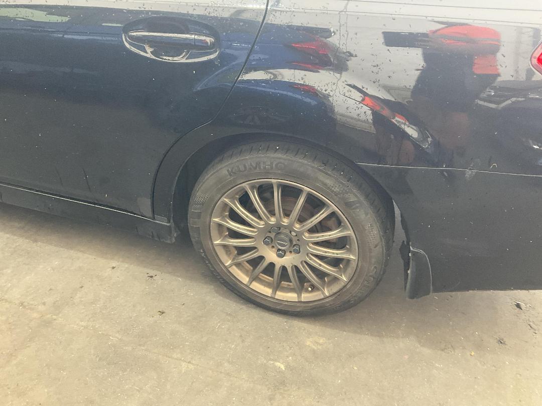 Photo '11' of Subaru Legacy