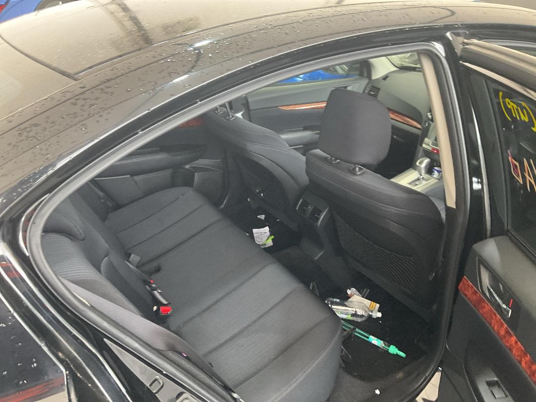 Photo '24' of Subaru Legacy