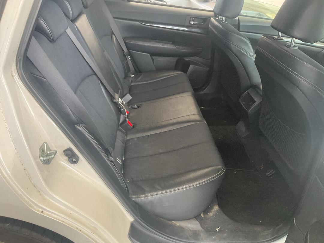 Photo '6' of Subaru Legacy