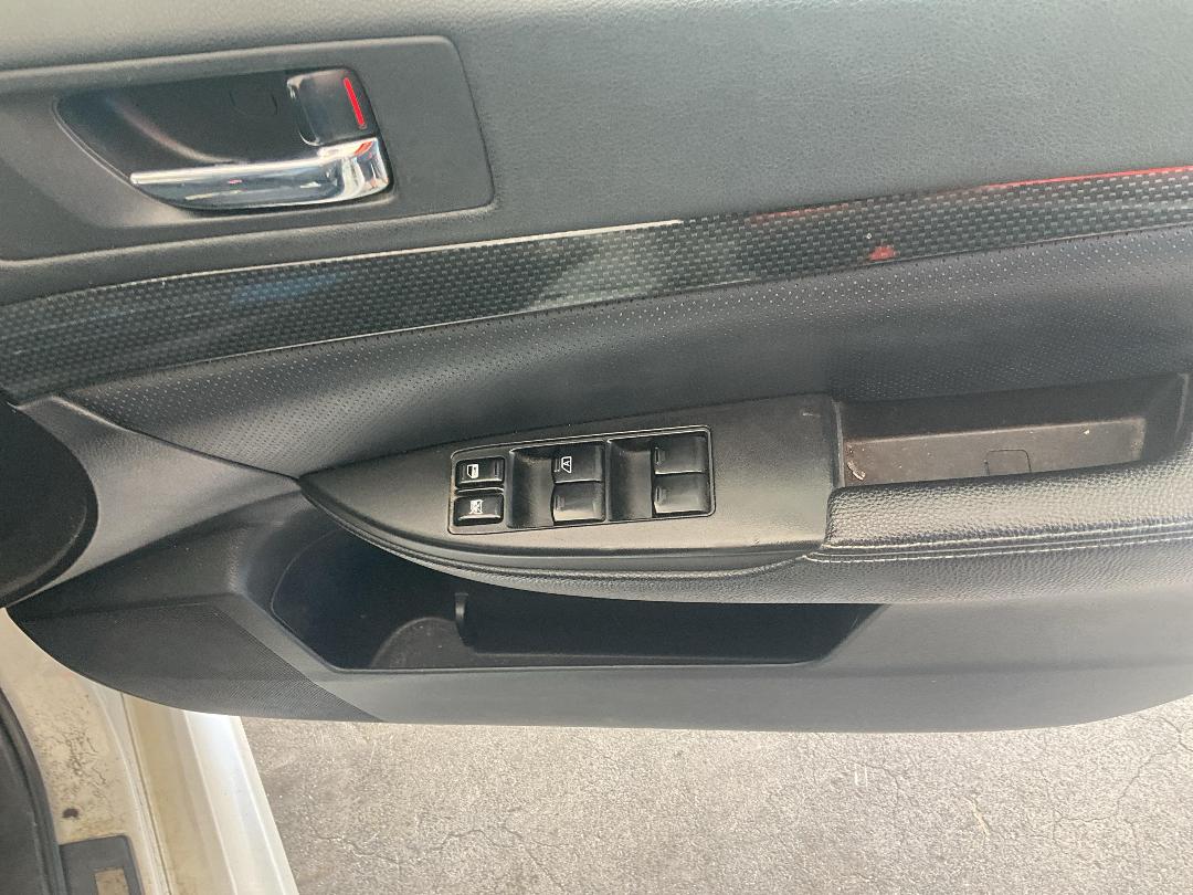 Photo '8' of Subaru Legacy