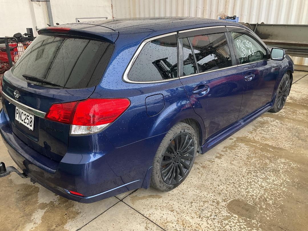 Photo '5' of Subaru Legacy