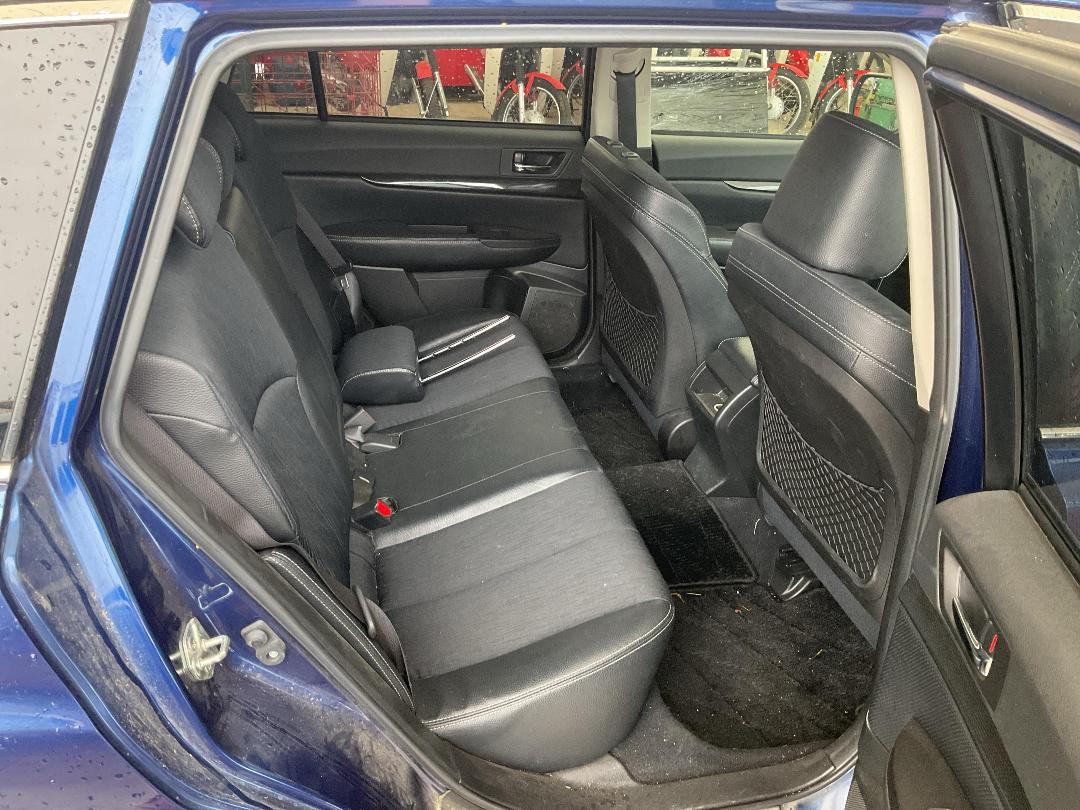 Photo '10' of Subaru Legacy