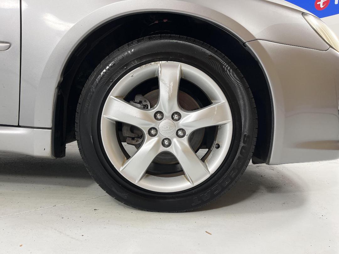 Photo '9' of Subaru Legacy