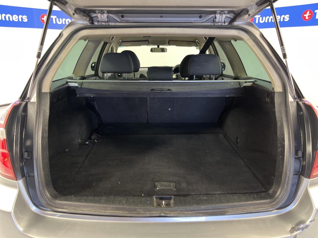 Photo '14' of Subaru Legacy