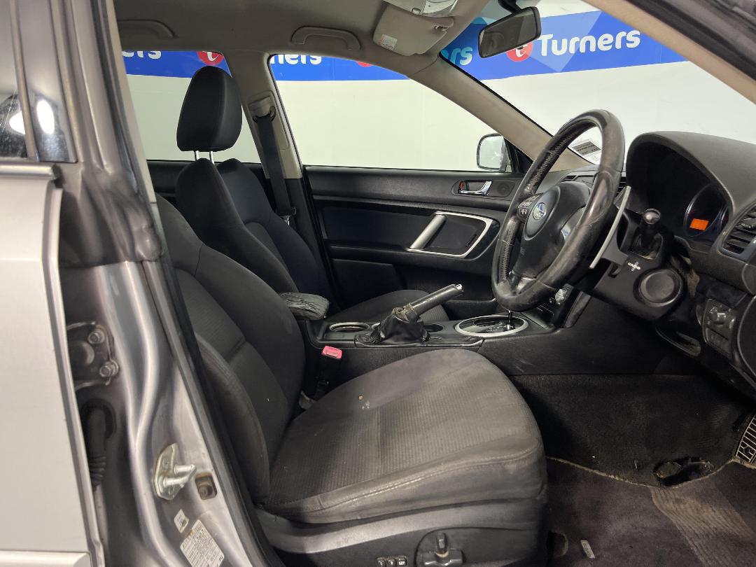 Photo '16' of Subaru Legacy