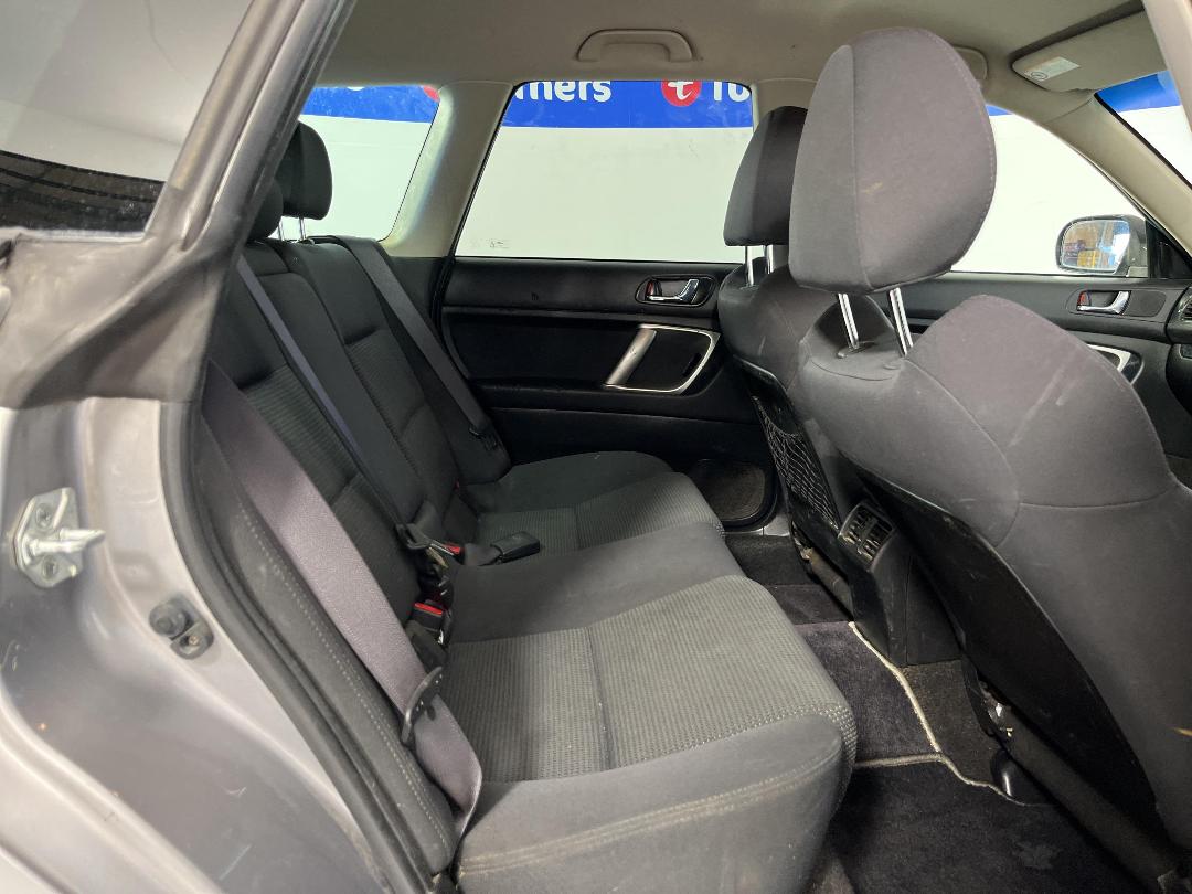 Photo '20' of Subaru Legacy