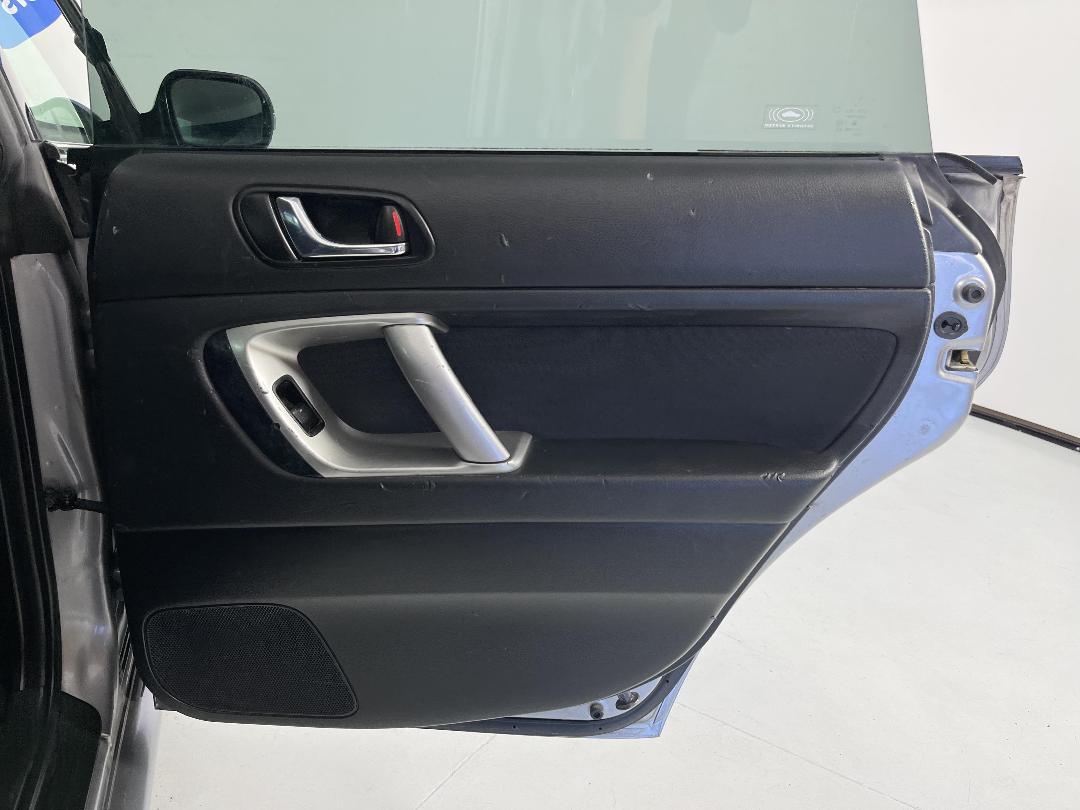 Photo '19' of Subaru Legacy