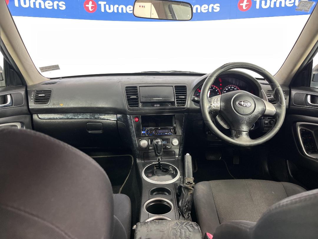 Photo '17' of Subaru Legacy