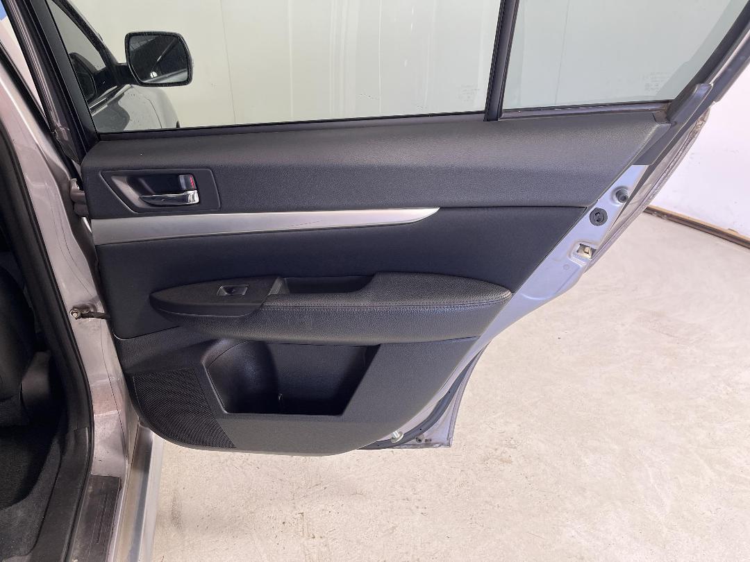 Photo '19' of Subaru Legacy