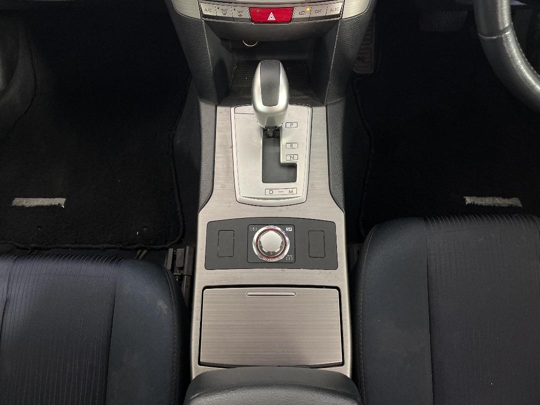 Photo '18' of Subaru Legacy