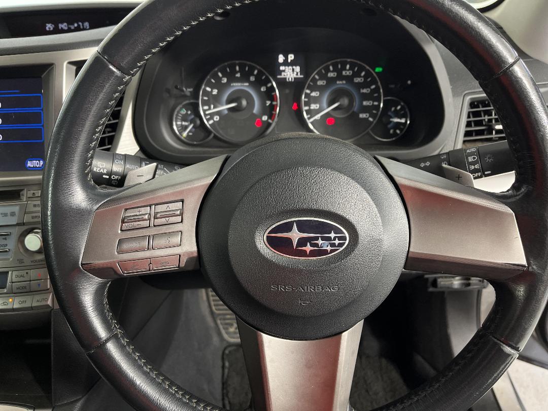 Photo '28' of Subaru Legacy