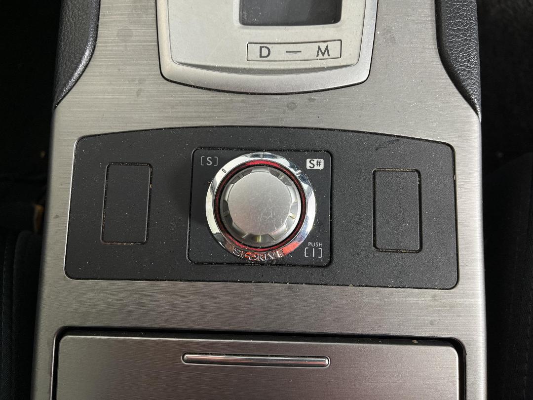 Photo '29' of Subaru Legacy