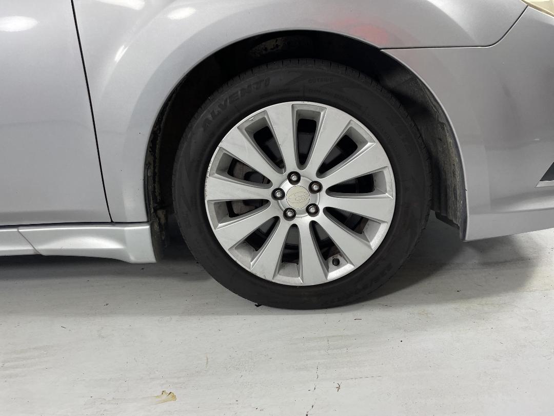 Photo '9' of Subaru Legacy