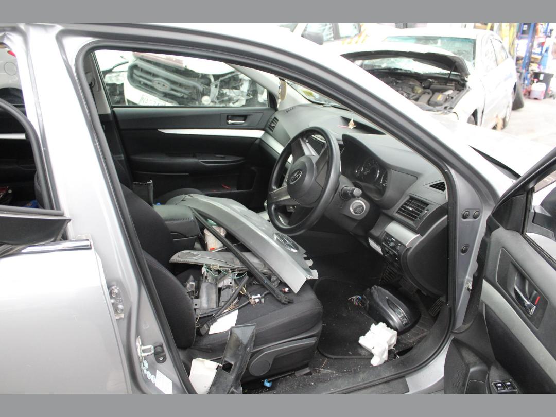 Photo '10' of Subaru Legacy