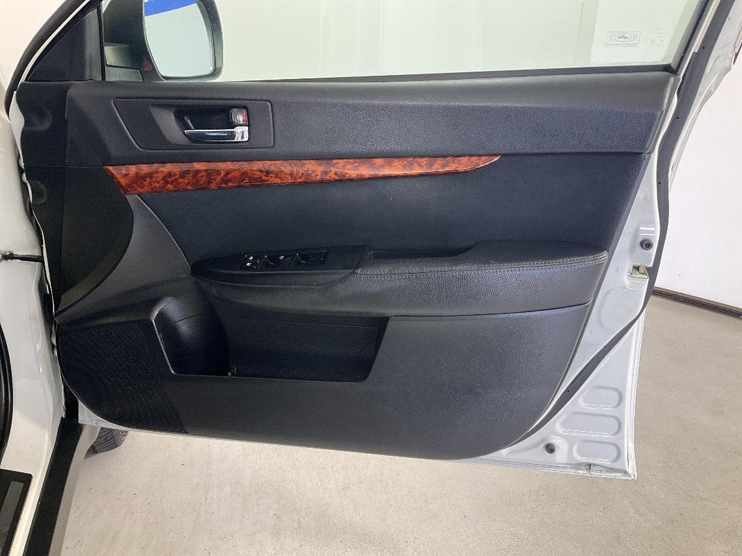 Photo '15' of Subaru Legacy Photo '15' of Subaru Legacy