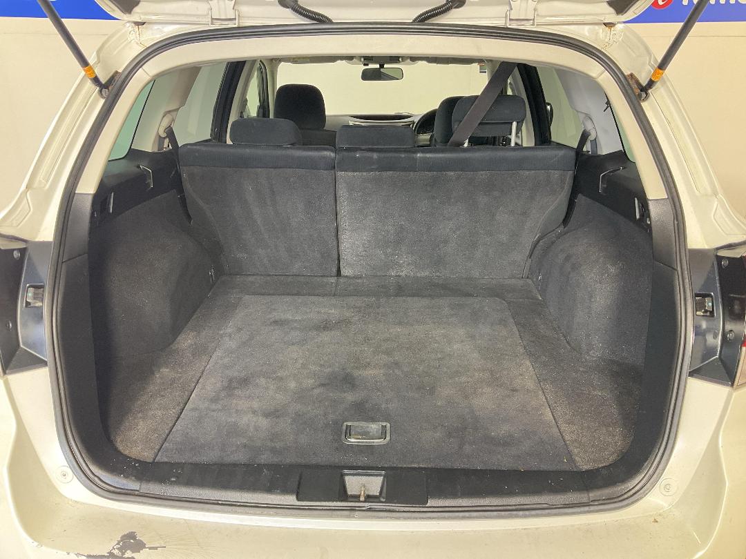 Photo '14' of Subaru Legacy Photo '14' of Subaru Legacy