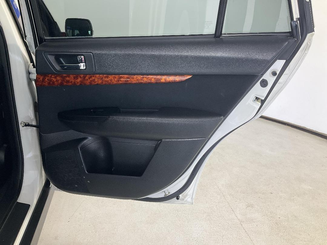 Photo '19' of Subaru Legacy Photo '19' of Subaru Legacy