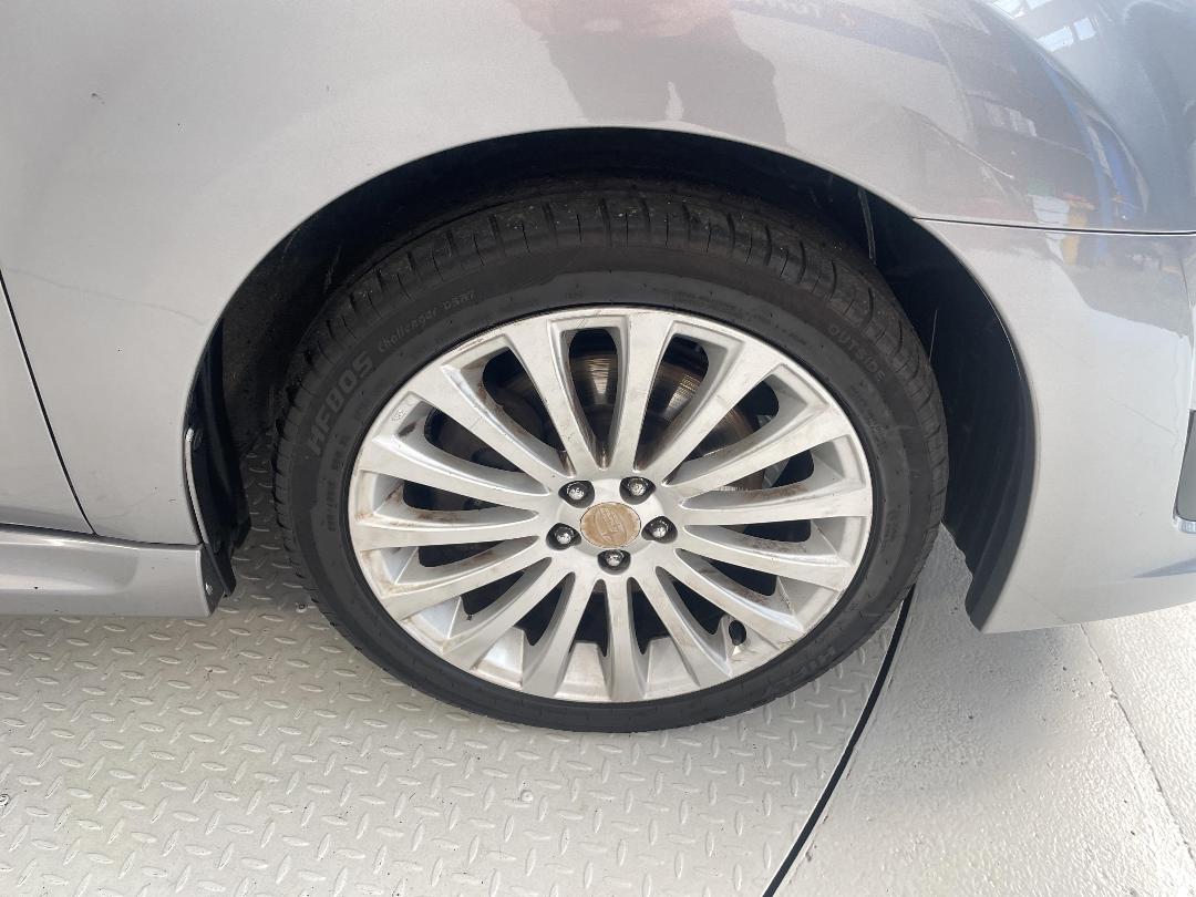 Photo '9' of Subaru Legacy