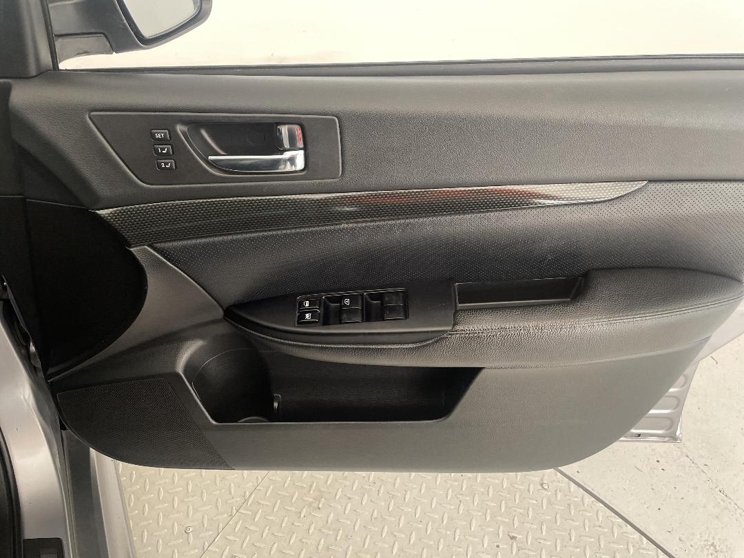 Photo '15' of Subaru Legacy