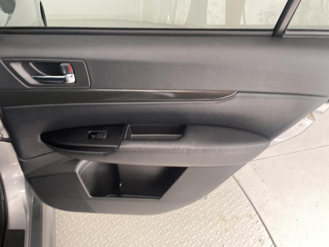 Photo '19' of Subaru Legacy