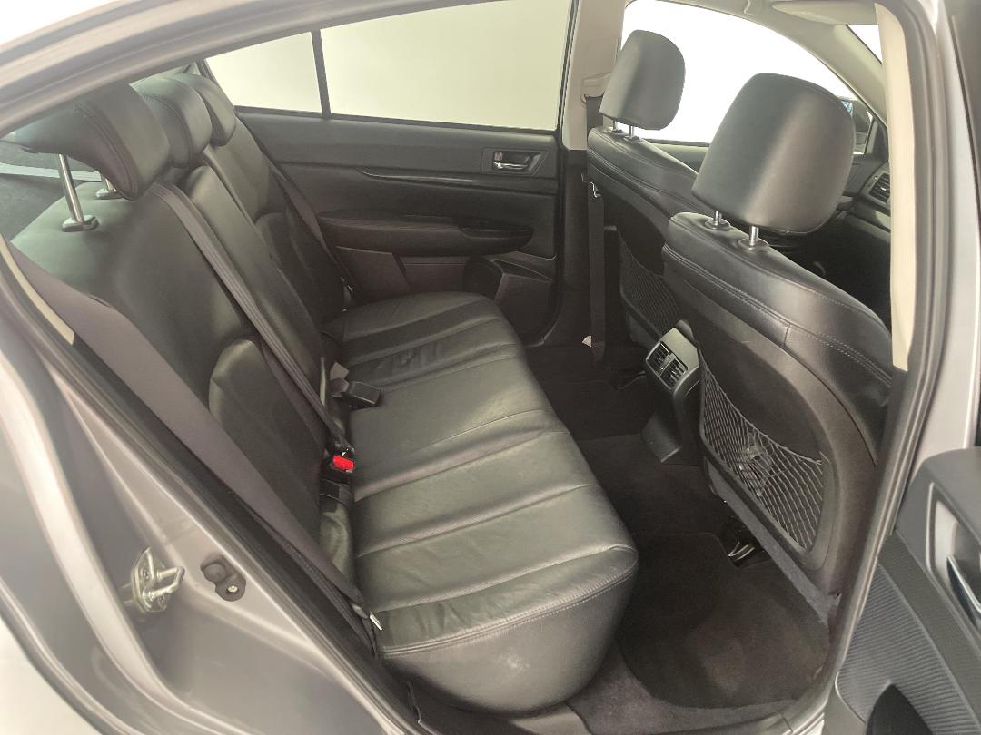 Photo '20' of Subaru Legacy